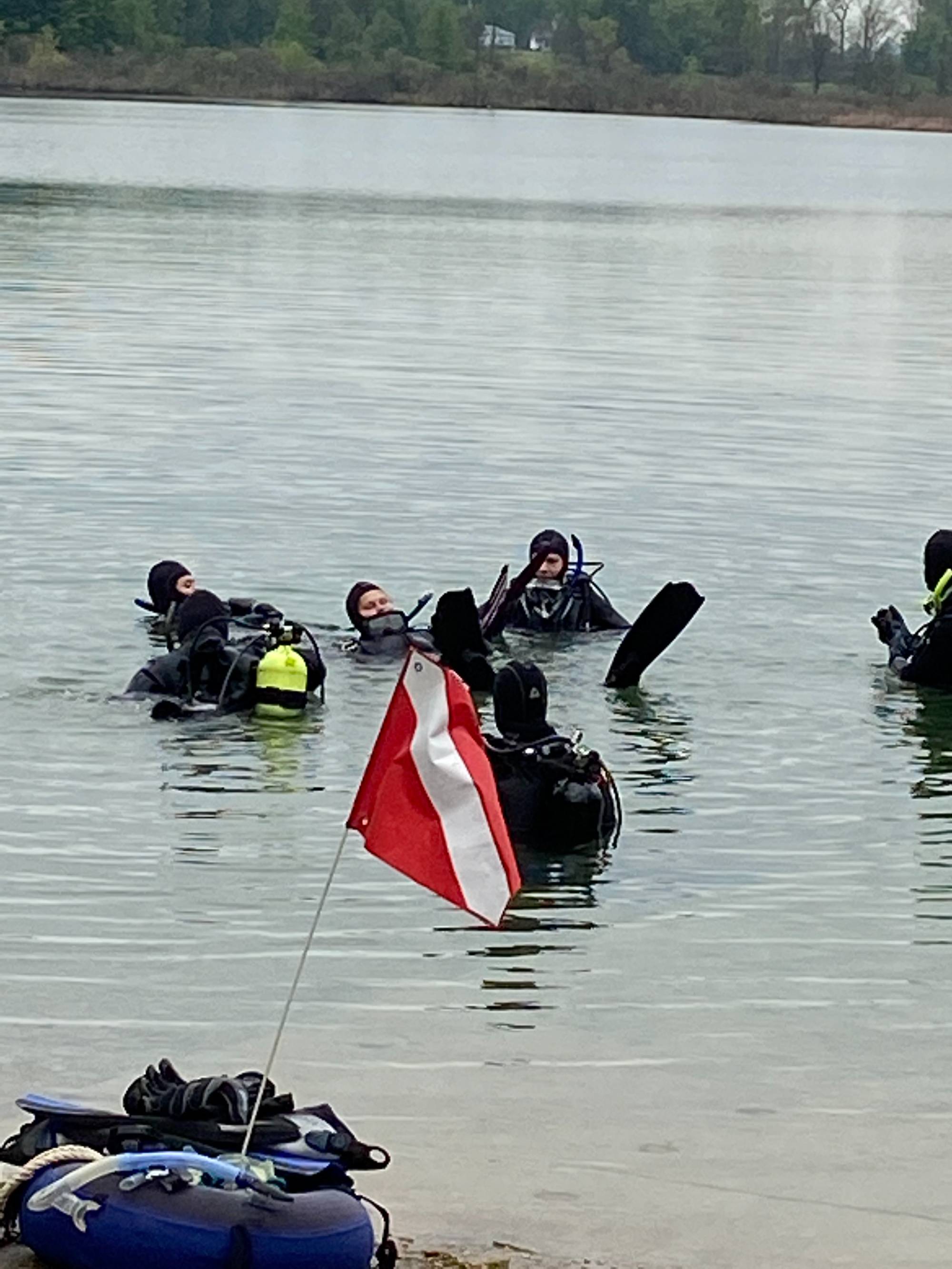 Scuba class in water